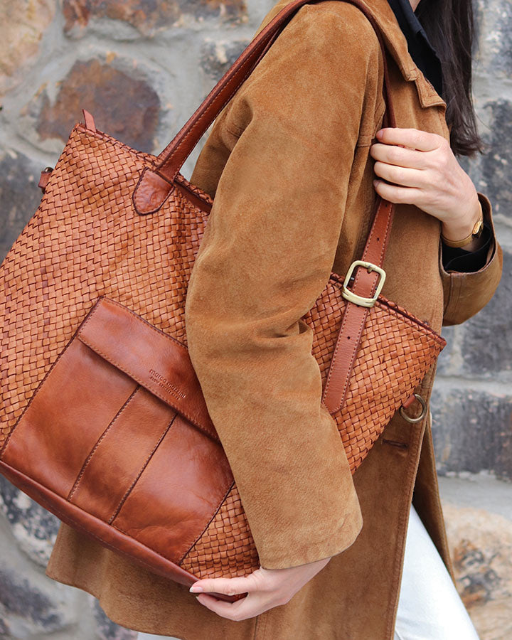 TOTE BRESCIA. Damska skórzana torebka shopper z plecionej skóry